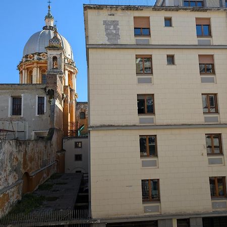 Apartamento La Dimora Di Dora Nápoles Exterior foto