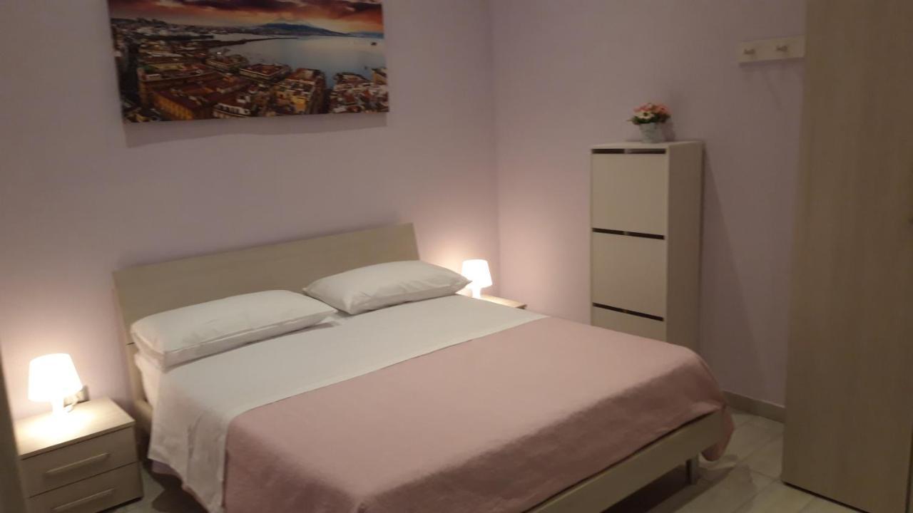Apartamento La Dimora Di Dora Nápoles Exterior foto