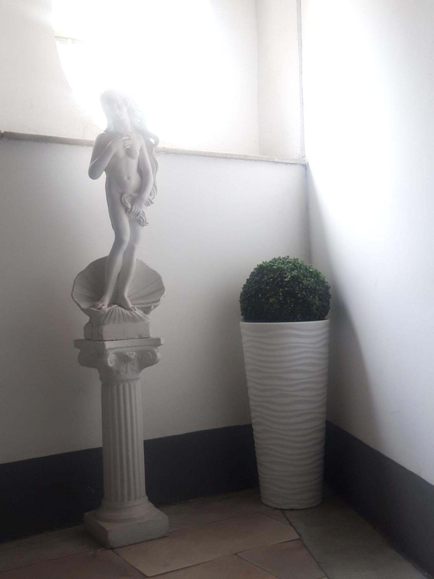 Apartamento La Dimora Di Dora Nápoles Exterior foto