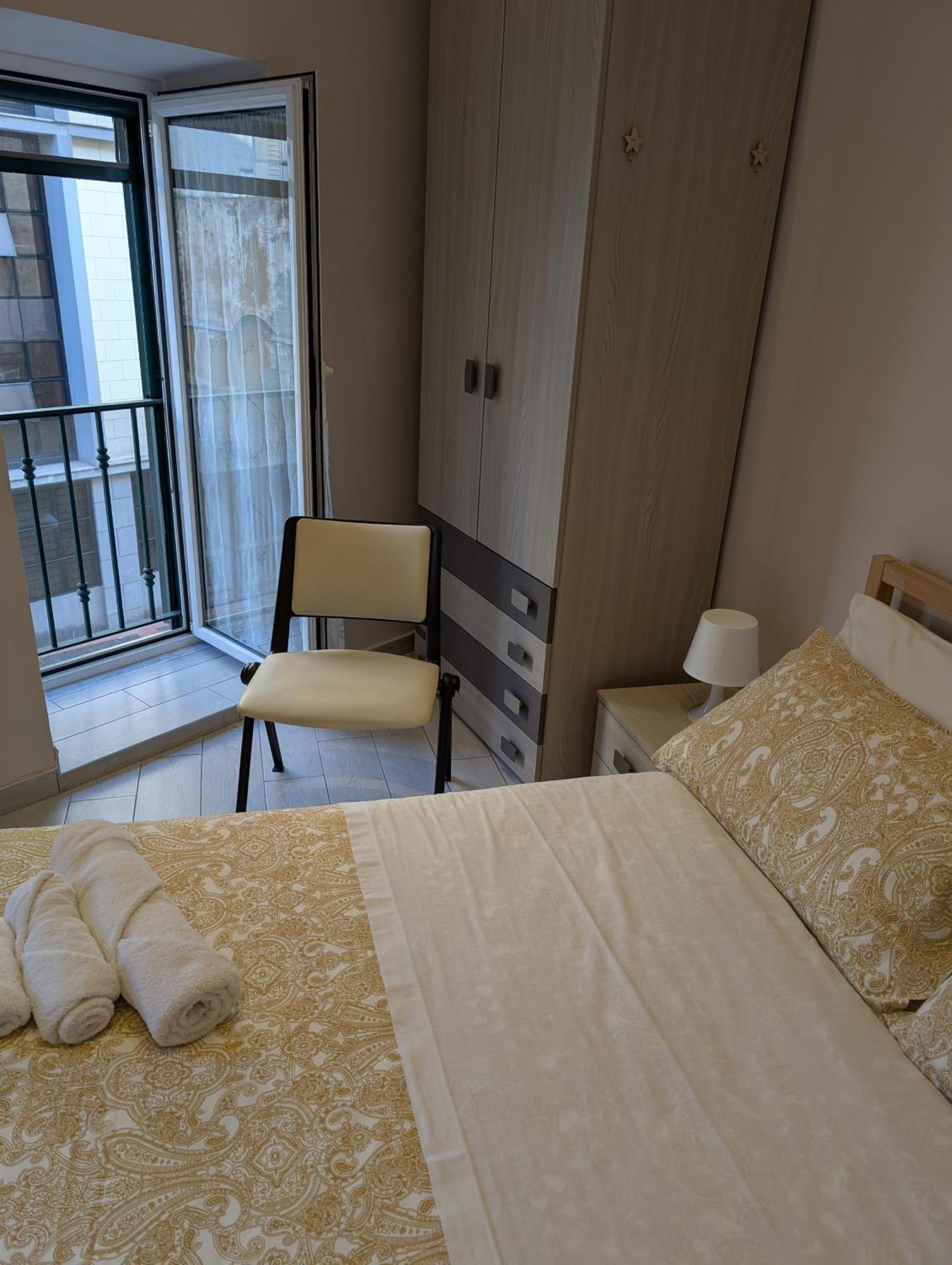 Apartamento La Dimora Di Dora Nápoles Exterior foto
